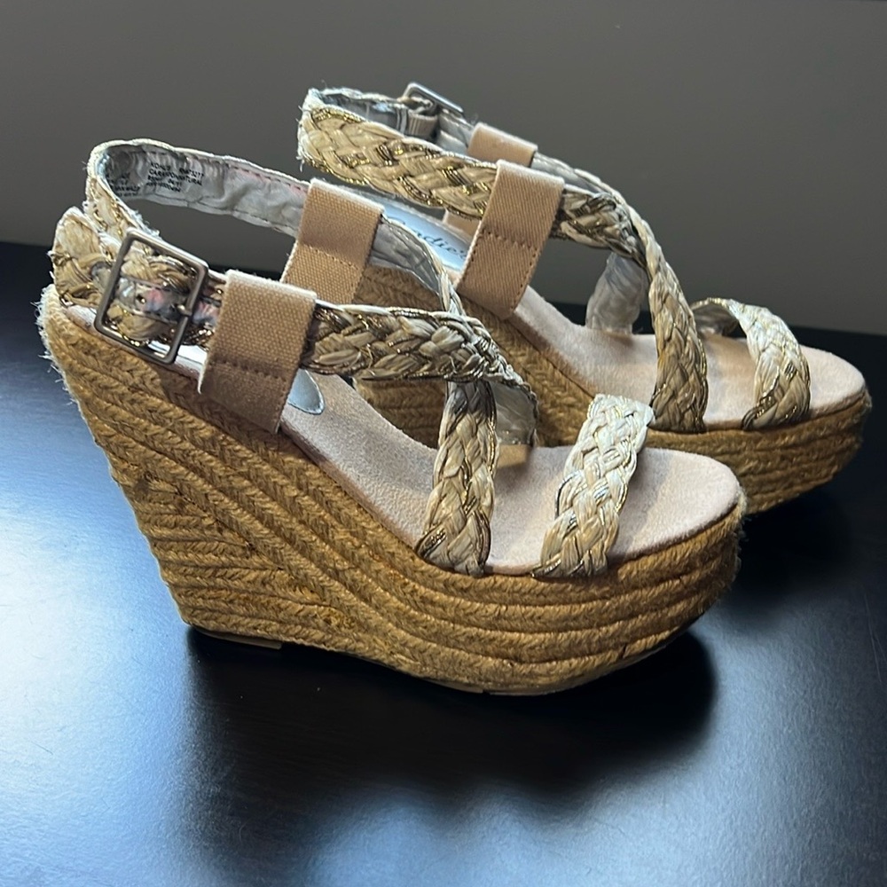 Candie’s Wedges